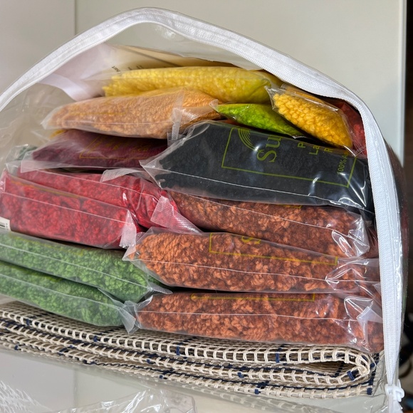 NEW Herrschners Sunflower LATCH HOOK KIT RUG COMPLETE 40” X 27” - Picture 12 of 16